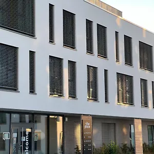  Aparthotel The Place - Serviced